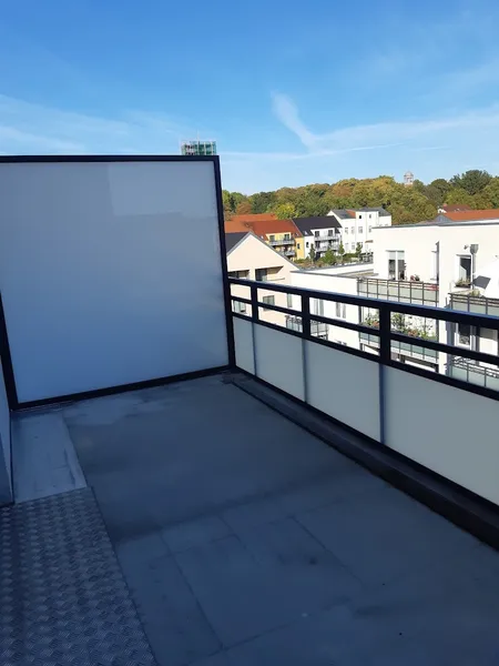 Singlewohnung im Dachgeschoss mit großem Balkon! — photo 1